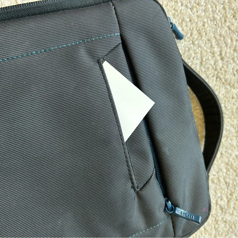 STM Padded Carry Sleeve for tablet SUPER FAST SHIPPING